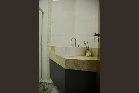 Casa à venda com 220m², 3 quartos e 5 vagasSuíte 2 - Banheiro 