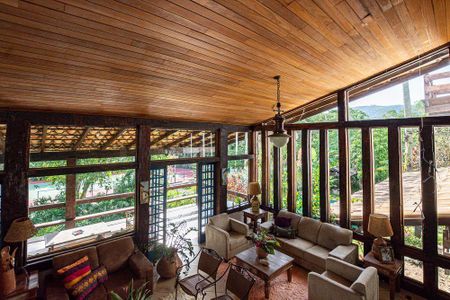 Casa à venda com 6 quartos, 541m² em Piratininga, Niterói