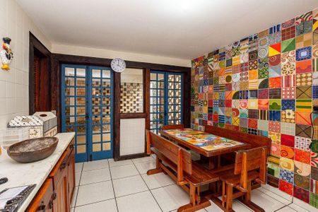 Casa à venda com 6 quartos, 541m² em Piratininga, Niterói