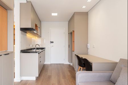 Sala de kitnet/studio para alugar com 1 quarto, 34m² em Consolação, São Paulo