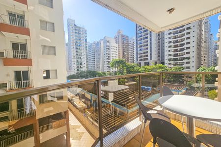 Vista da Sala de apartamento para alugar com 3 quartos, 90m² em Centro, Guarujá
