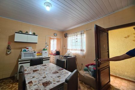 Casa à venda com 120m², 2 quartos e 2 vagas Casa à venda com 120m², 2 quartos e 2 vagasCozinha