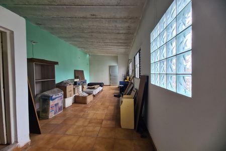 Casa à venda com 120m², 2 quartos e 2 vagas Casa à venda com 120m², 2 quartos e 2 vagasSalão