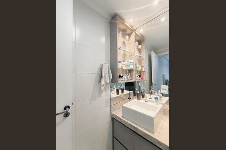 Apartamento à venda com 73m², 2 quartos e 1 vaga Apartamento à venda com 73m², 2 quartos e 1 vagaBanheiro da Suíte