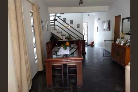 Casa à venda com 200m², 4 quartos e 4 vagas