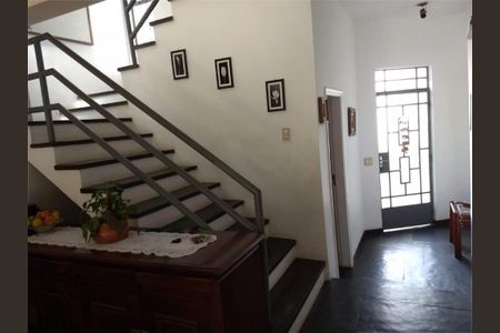 Casa à venda com 200m², 4 quartos e 4 vagas