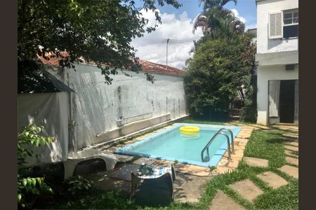 Casa à venda com 200m², 4 quartos e 4 vagas