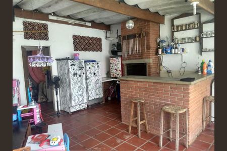 Casa à venda com 200m², 4 quartos e 4 vagas