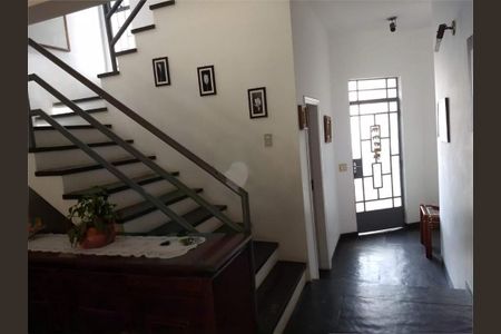 Casa à venda com 200m², 4 quartos e 4 vagas