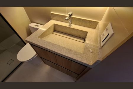 Banheiro de kitnet/studio para alugar com 1 quarto, 30m² em Pinheiros, São Paulo