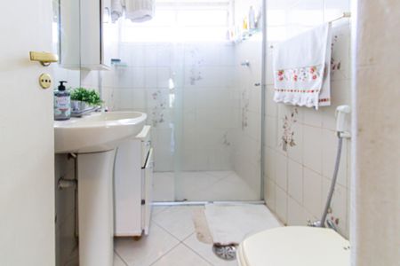 Banheiro de apartamento à venda com 2 quartos, 48m² em Barra Funda, São Paulo