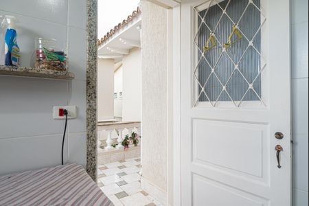 Casa à venda com 250m², 4 quartos e 5 vagas Casa à venda com 250m², 4 quartos e 5 vagasÁrea de Serviço