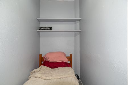 Casa à venda com 250m², 4 quartos e 5 vagas Casa à venda com 250m², 4 quartos e 5 vagasEdícula - Quarto