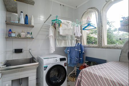 Casa à venda com 250m², 4 quartos e 5 vagas Casa à venda com 250m², 4 quartos e 5 vagasÁrea de Serviço