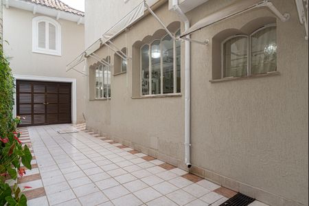 Casa à venda com 250m², 4 quartos e 5 vagas Casa à venda com 250m², 4 quartos e 5 vagasGaragem
