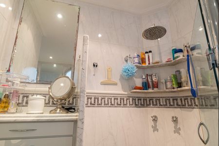 Casa à venda com 250m², 4 quartos e 5 vagas Casa à venda com 250m², 4 quartos e 5 vagasBanheiro 2