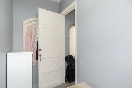 Casa à venda com 250m², 4 quartos e 5 vagas Casa à venda com 250m², 4 quartos e 5 vagasEdícula - Quarto