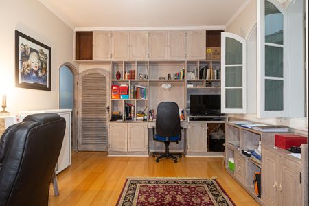 Casa à venda com 250m², 4 quartos e 5 vagas Casa à venda com 250m², 4 quartos e 5 vagasQuarto 3