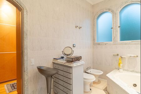 Casa à venda com 250m², 4 quartos e 5 vagas Casa à venda com 250m², 4 quartos e 5 vagasBanheiro da Suíte