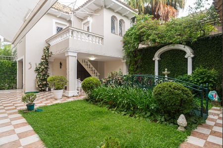 Casa à venda com 250m², 4 quartos e 5 vagas Casa à venda com 250m², 4 quartos e 5 vagasJardim