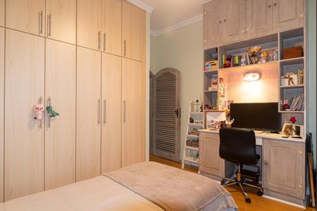 Casa à venda com 250m², 4 quartos e 5 vagas Casa à venda com 250m², 4 quartos e 5 vagasQuarto 2