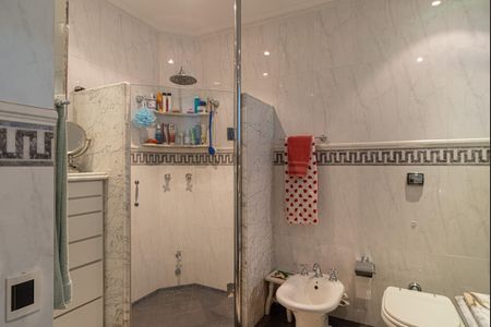 Casa à venda com 250m², 4 quartos e 5 vagas Casa à venda com 250m², 4 quartos e 5 vagasBanheiro 2