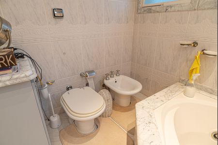 Casa à venda com 250m², 4 quartos e 5 vagas Casa à venda com 250m², 4 quartos e 5 vagasBanheiro da Suíte