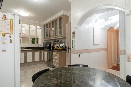 Casa à venda com 250m², 4 quartos e 5 vagas Casa à venda com 250m², 4 quartos e 5 vagasCozinha - Copa