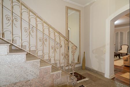 Casa à venda com 250m², 4 quartos e 5 vagas Casa à venda com 250m², 4 quartos e 5 vagasSala - Hall de entrada da casa