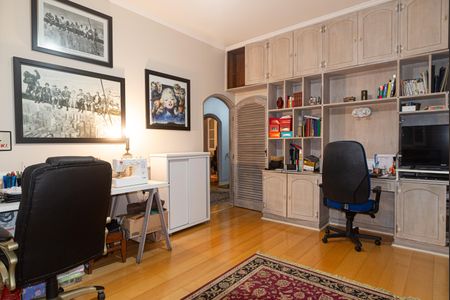 Casa à venda com 250m², 4 quartos e 5 vagas Casa à venda com 250m², 4 quartos e 5 vagasQuarto 3