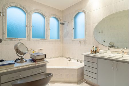 Casa à venda com 250m², 4 quartos e 5 vagas Casa à venda com 250m², 4 quartos e 5 vagasBanheiro da Suíte