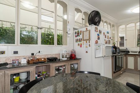 Casa à venda com 250m², 4 quartos e 5 vagas Casa à venda com 250m², 4 quartos e 5 vagasCozinha - Copa