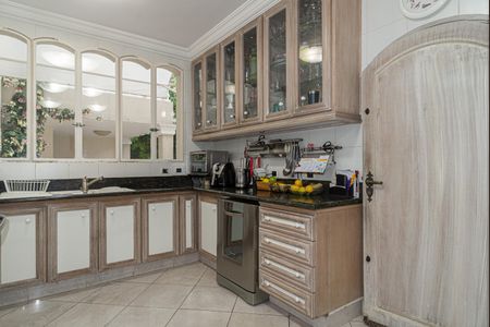 Casa à venda com 250m², 4 quartos e 5 vagas Casa à venda com 250m², 4 quartos e 5 vagasCozinha