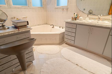 Casa à venda com 250m², 4 quartos e 5 vagas Casa à venda com 250m², 4 quartos e 5 vagasBanheiro da Suíte