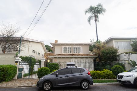 Casa à venda com 250m², 4 quartos e 5 vagas Casa à venda com 250m², 4 quartos e 5 vagasFachada