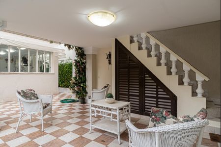 Casa à venda com 250m², 4 quartos e 5 vagas Casa à venda com 250m², 4 quartos e 5 vagasJardim
