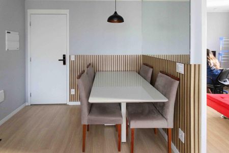 Mesa de apartamento à venda com 2 quartos, 44m² em Vila Prudente, São Paulo