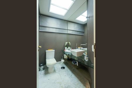 Apartamento à venda com 175m², 3 quartos e 3 vagas Apartamento à venda com 175m², 3 quartos e 3 vagasLavabo