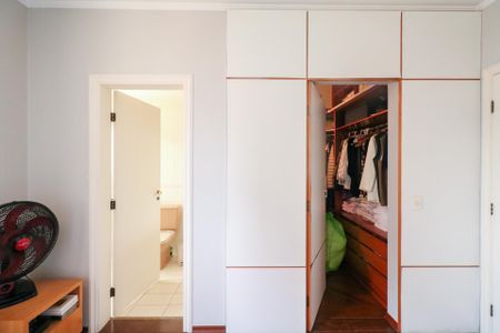 Apartamento à venda com 175m², 3 quartos e 3 vagas Apartamento à venda com 175m², 3 quartos e 3 vagasSuíte 2