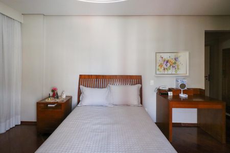 Apartamento à venda com 175m², 3 quartos e 3 vagas Apartamento à venda com 175m², 3 quartos e 3 vagasSuíte 3