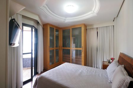 Apartamento à venda com 175m², 3 quartos e 3 vagasSuíte 3