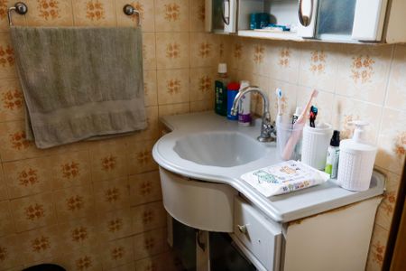 Banheiro de casa à venda com 2 quartos, 249m² em Padroeira, Osasco