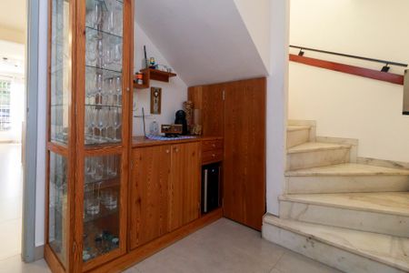 Casa para alugar com 200m², 3 quartos e 3 vagas Casa para alugar com 200m², 3 quartos e 3 vagasSala