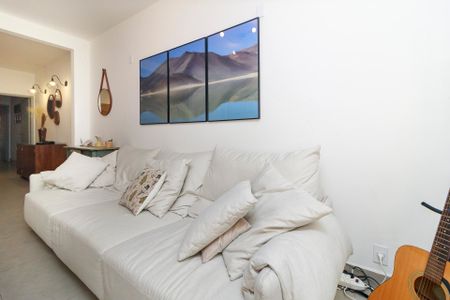 Casa para alugar com 200m², 3 quartos e 3 vagas Casa para alugar com 200m², 3 quartos e 3 vagasSala