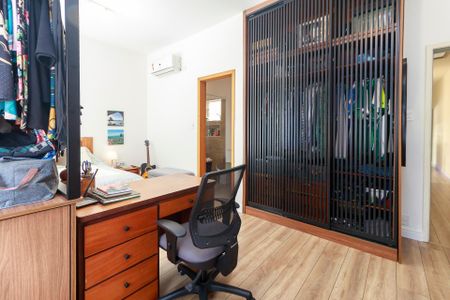 Casa para alugar com 200m², 3 quartos e 3 vagas Casa para alugar com 200m², 3 quartos e 3 vagasSuíte