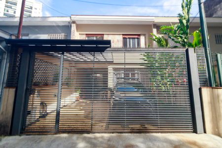 Casa para alugar com 200m², 3 quartos e 3 vagas Casa para alugar com 200m², 3 quartos e 3 vagasFachada