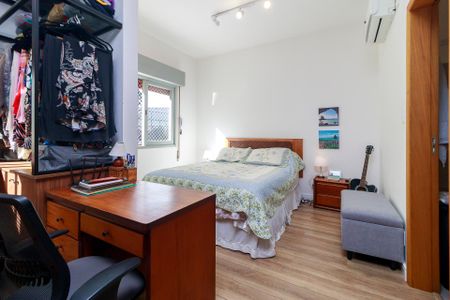 Casa para alugar com 200m², 3 quartos e 3 vagas Casa para alugar com 200m², 3 quartos e 3 vagasSuíte