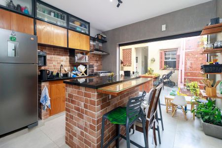 Casa para alugar com 200m², 3 quartos e 3 vagas Casa para alugar com 200m², 3 quartos e 3 vagasCozinha