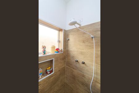 Casa para alugar com 200m², 3 quartos e 3 vagas Casa para alugar com 200m², 3 quartos e 3 vagasBanheiro 2