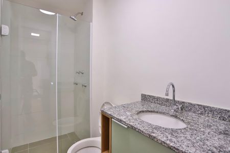 Banheiro de kitnet/studio para alugar com 1 quarto, 30m² em Mooca, São Paulo